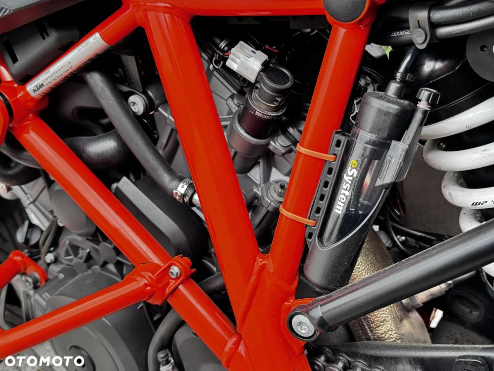 KTM Super Duke - 18