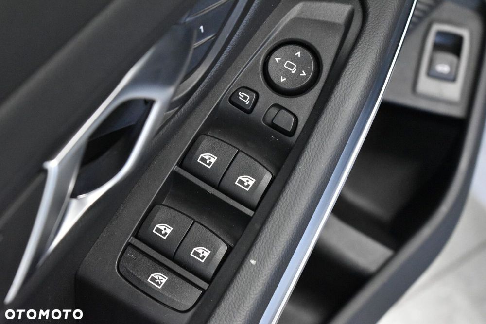 BMW Seria 3 320d xDrive mHEV M Sport - 8