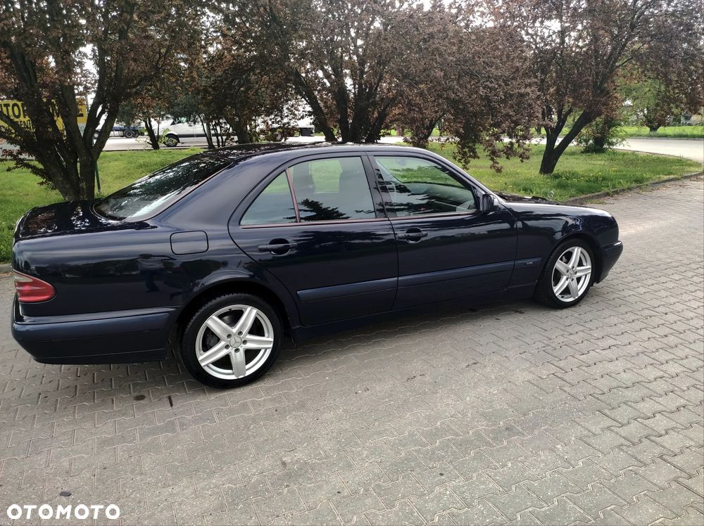 Mercedes-Benz Klasa E 200 Kompressor Classic - 8