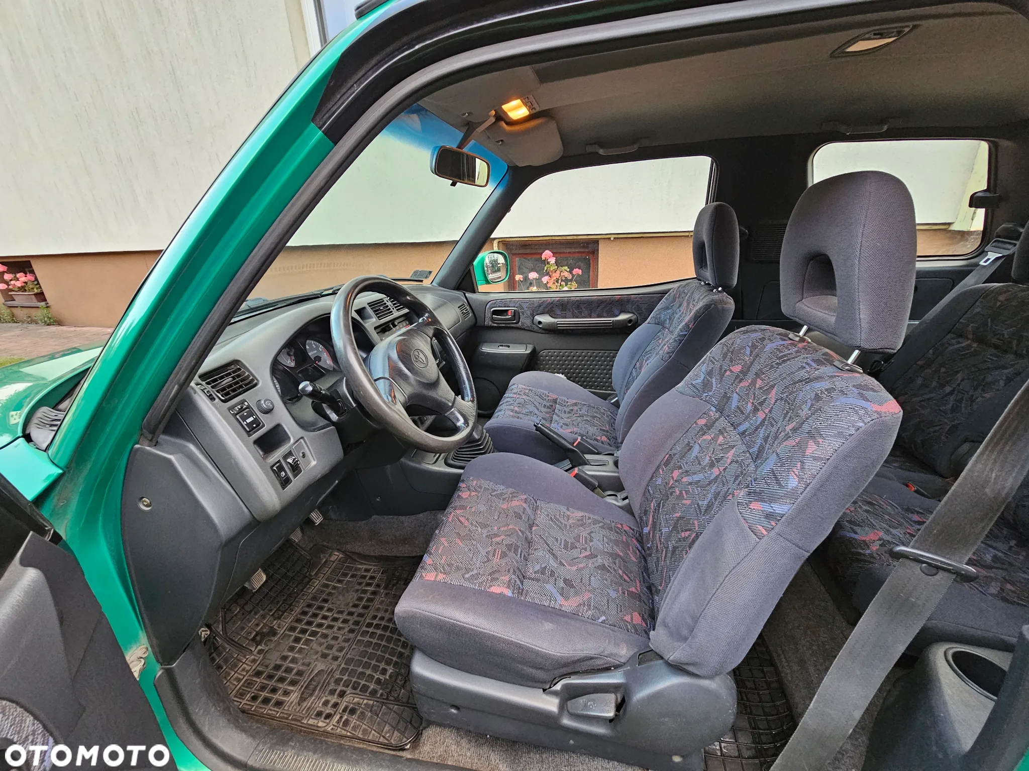 Toyota RAV4 - 13