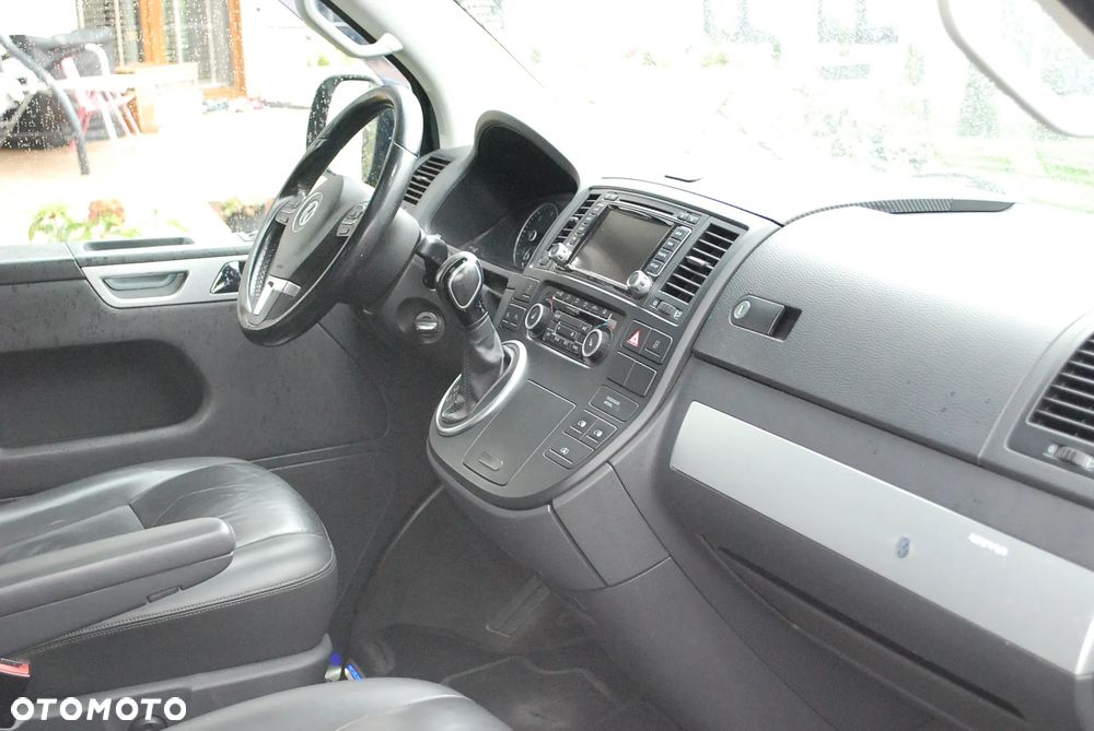 Volkswagen Multivan - 17