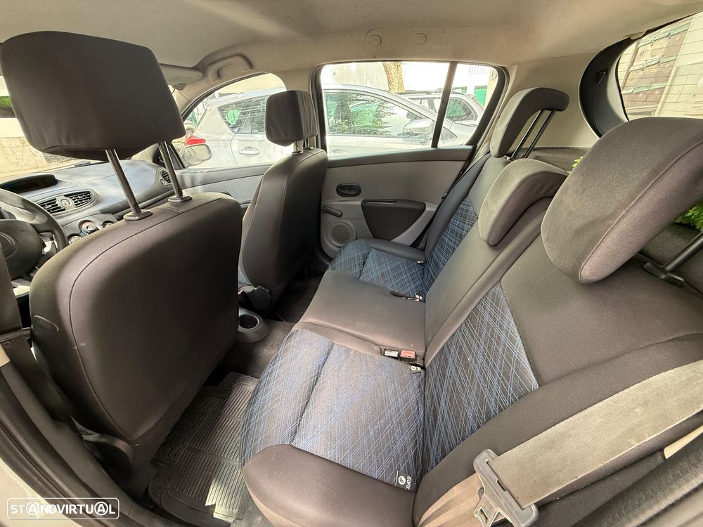 Renault Clio 1.2 16V Confort - 6