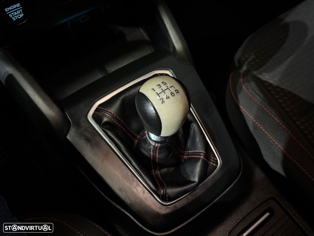 Ford Focus 1.0 EcoBoost MHEV ST-Line - 16