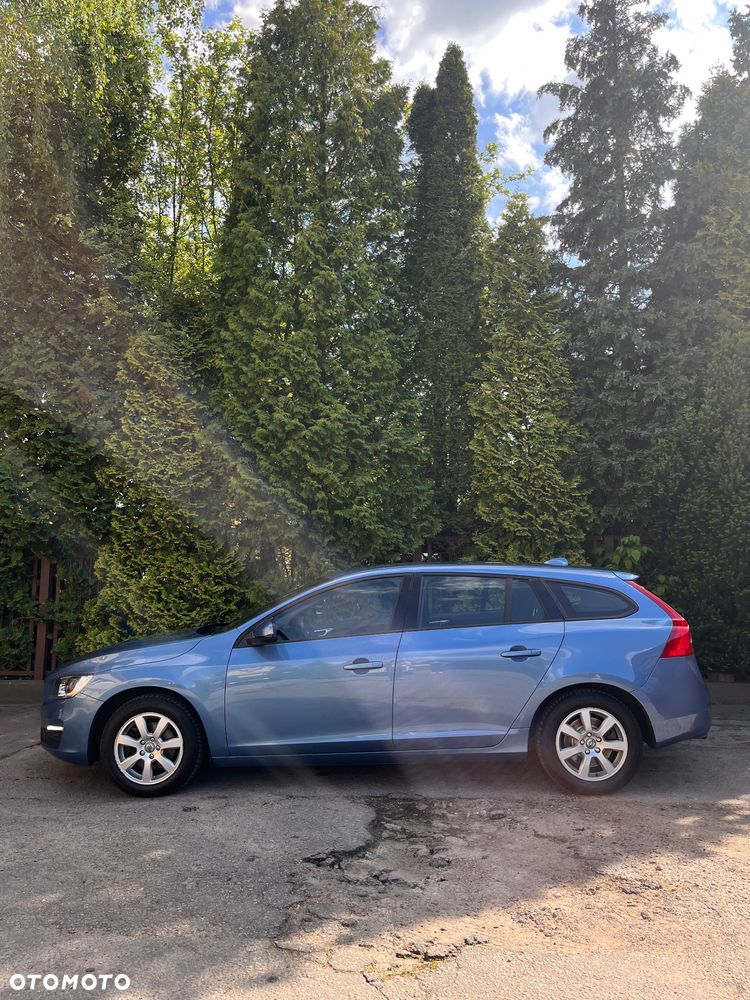 Volvo V60 T3 Momentum - 12