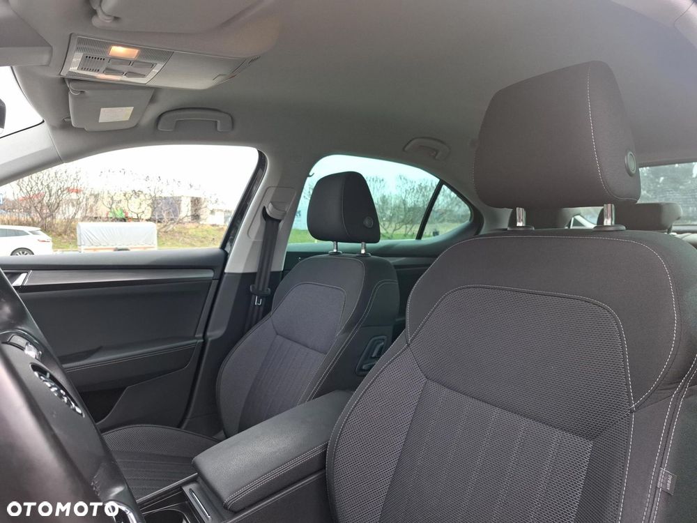 Skoda Superb 2.0 TDI SCR Style DSG - 11