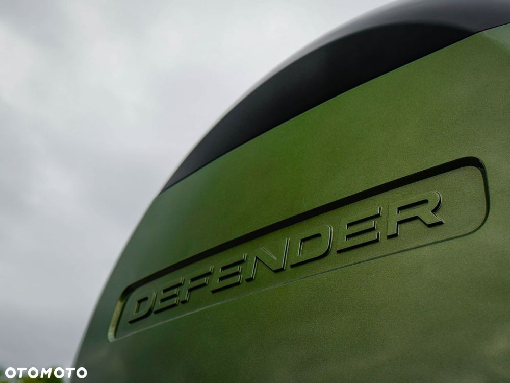 Land Rover Defender 3.0 D350 mHEV X-Dynamic SE - 11