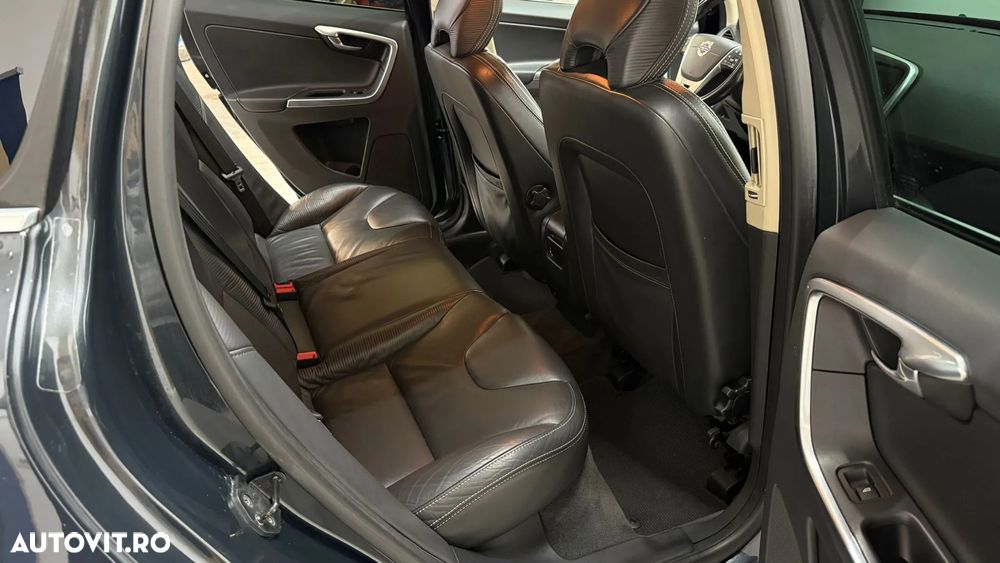 Volvo XC 60 D3 Aut. Summum - 17