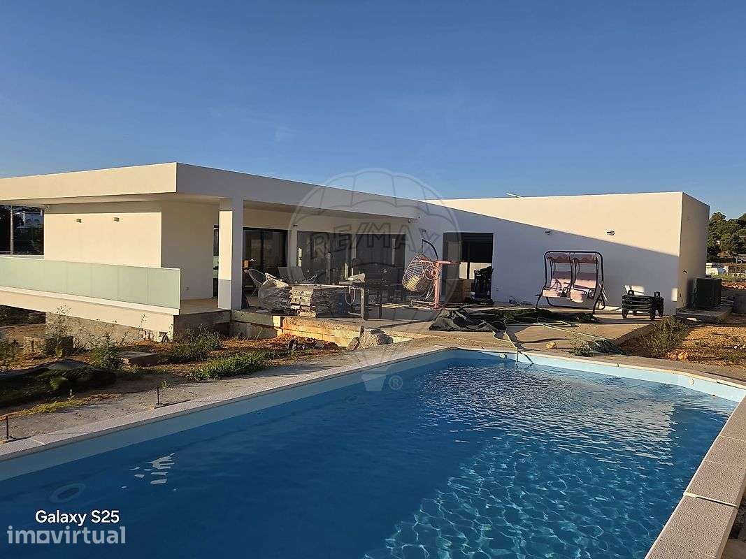 Moradia T4 para venda - Grande imagem: 2/7