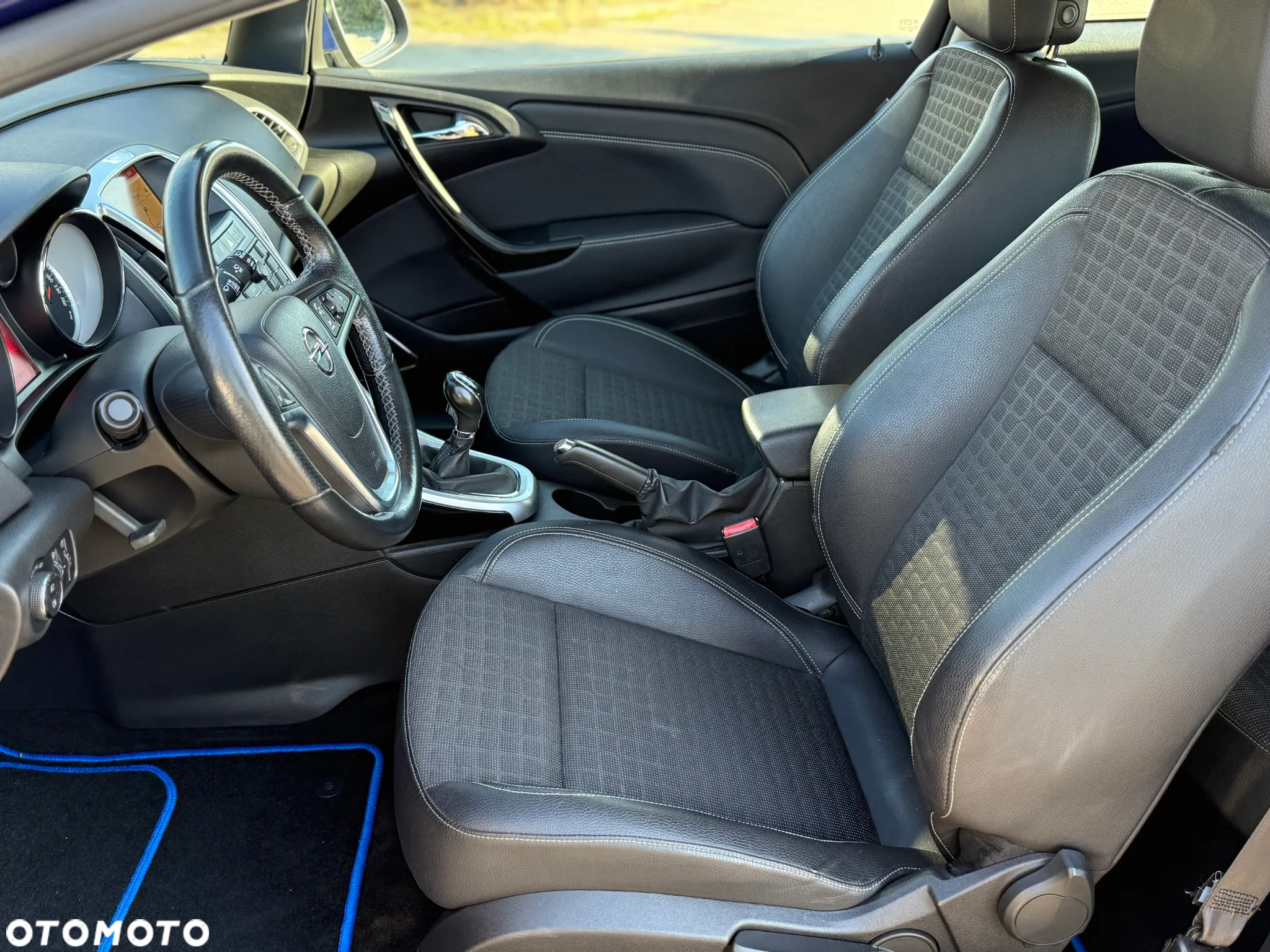 Opel Astra IV GTC 1.6 CDTI Enjoy S&S - 16