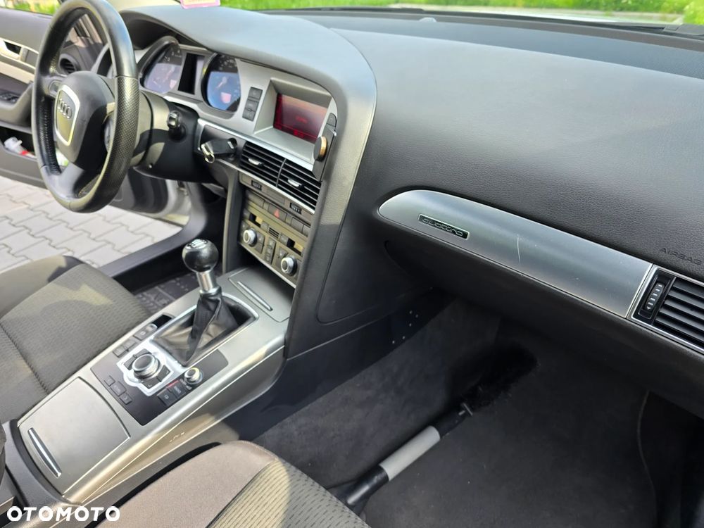 Audi A6 Avant 2.4 quattro - 8