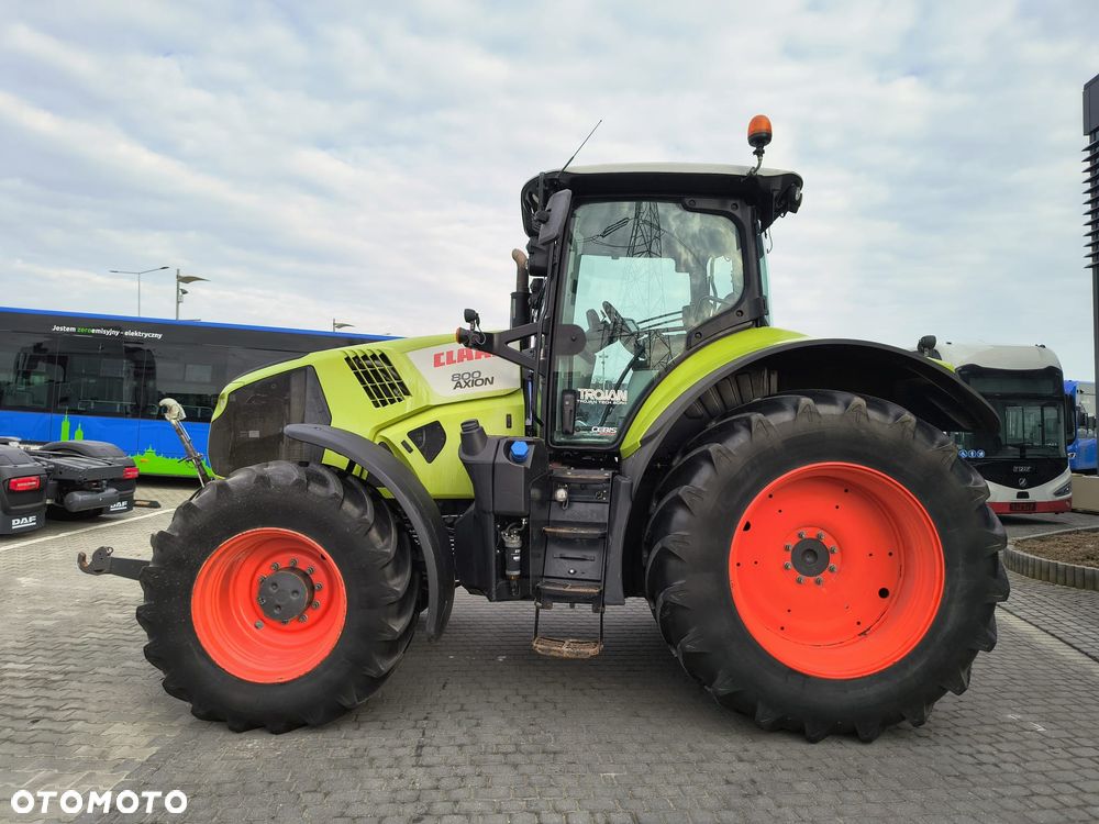 Claas Axion 800 - 12