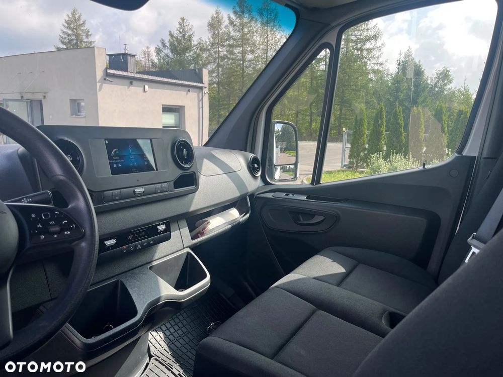 Mercedes-Benz Sprinter 519 - 32
