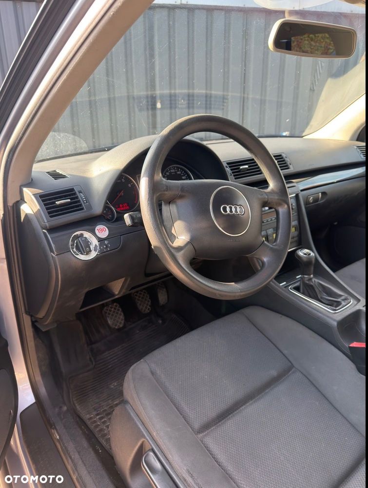 Audi A4 Limousine - 5