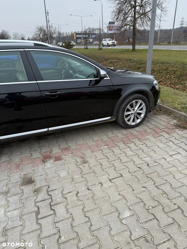 Volkswagen Passat Alltrack 2.0 TDI 4Motion DSG BlueMotion Tec - 4