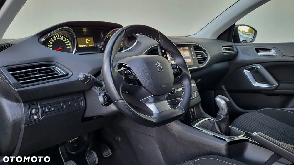 Peugeot 308 1.2 PureTech Business Line S&S - 5