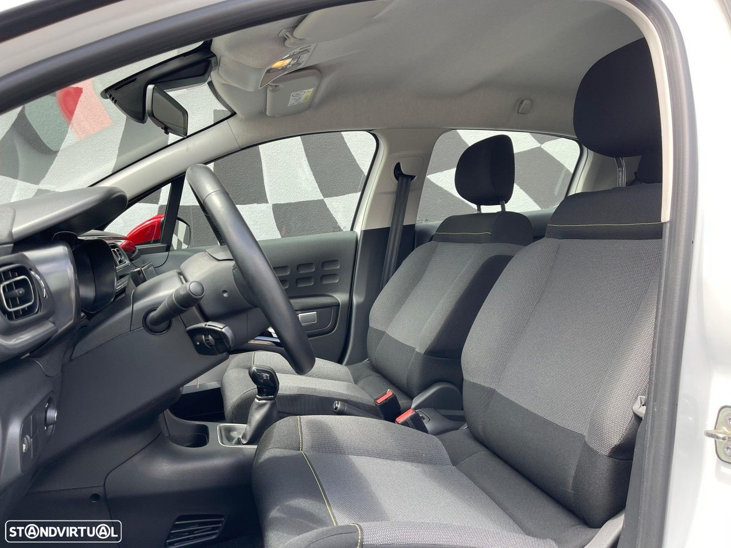 Citroën C3 Pure Tech S&S Shine - 4