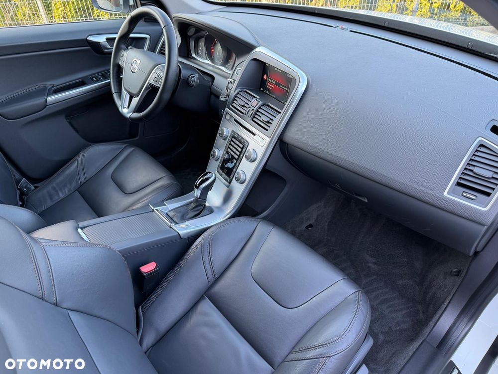 Volvo XC 60 D5 AWD Geartronic Summum - 15