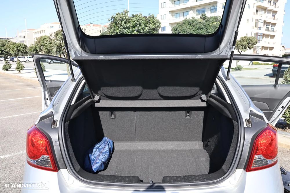 Chevrolet Cruze 1.6 LT - 10