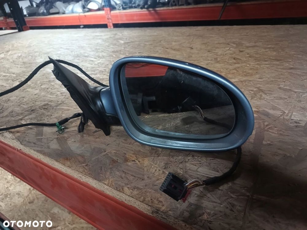 VW PASSAT B 6 LUSTERKO PRAWE LC7Z EUROPA 6PIN - 1