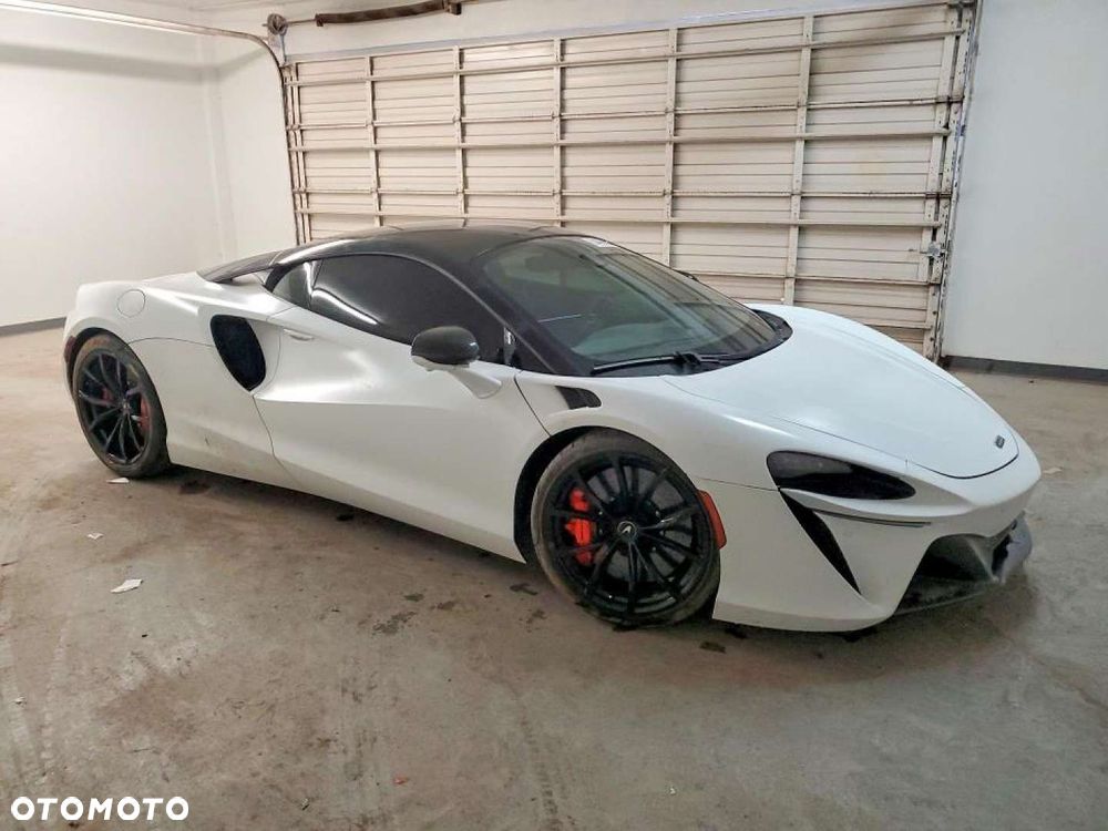 McLaren Artura - 6