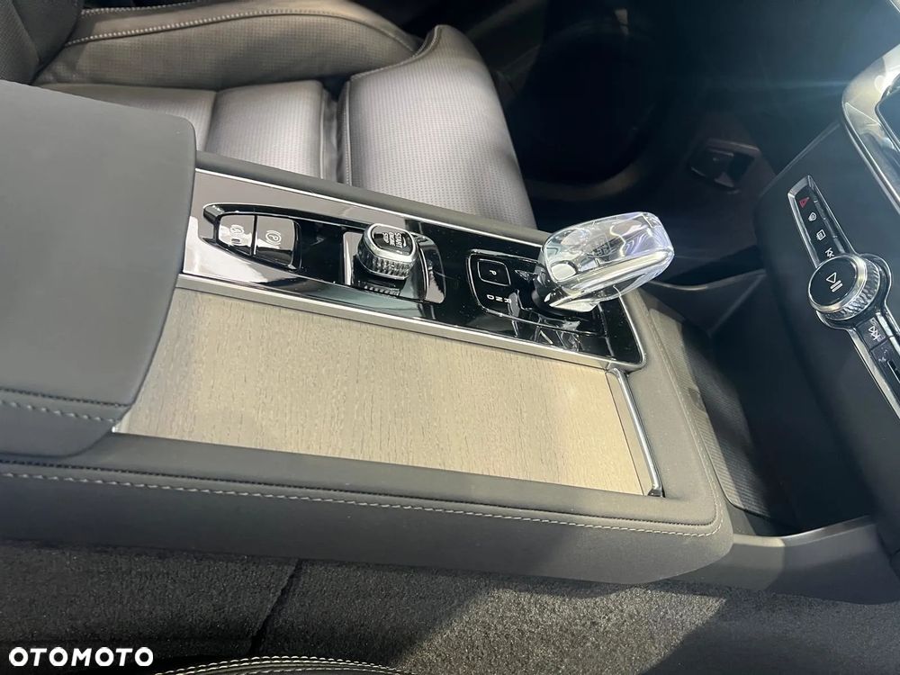 Volvo XC 90 - 30