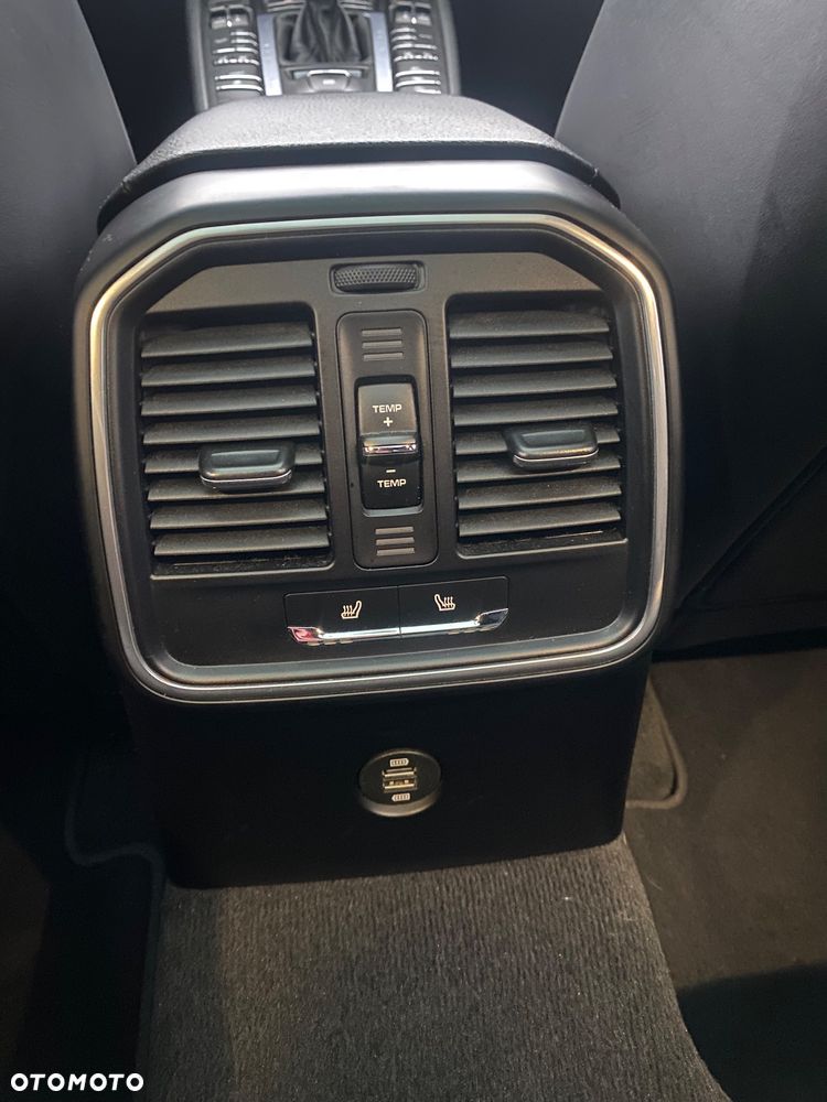 Porsche Macan Standard - 16