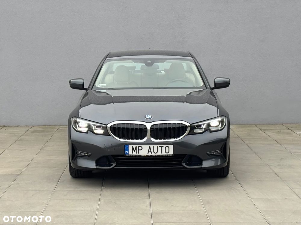 BMW Seria 3 318d Sport Line - 2