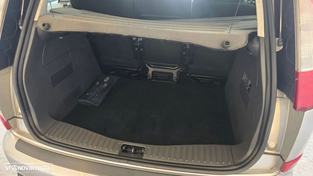 Ford Focus C-Max 1.6 TDCi Ghia - 19