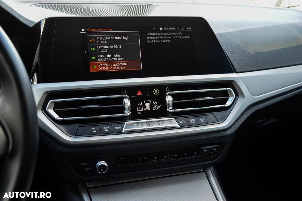 BMW Seria 3 320i Aut. Luxury Line - 26