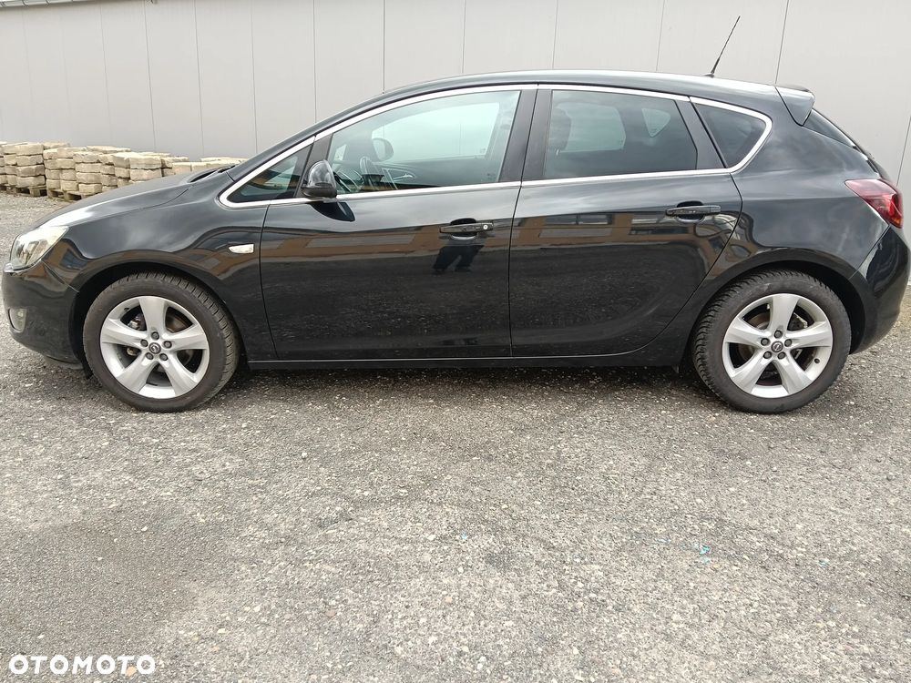 Opel Astra 1.4 Turbo Exklusiv - 4