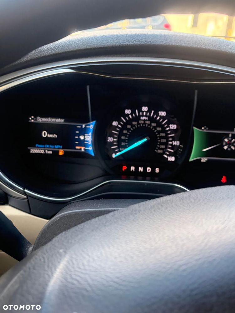 Ford Fusion - 4