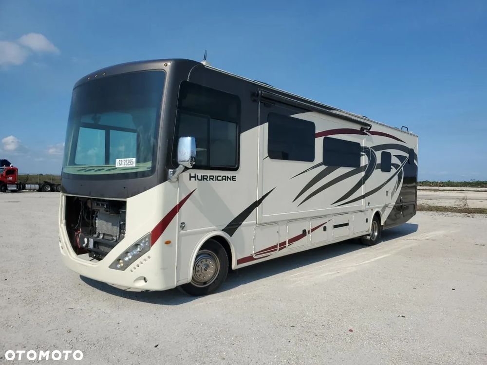 Ford Sunseeker E-450 Cutaway - 14