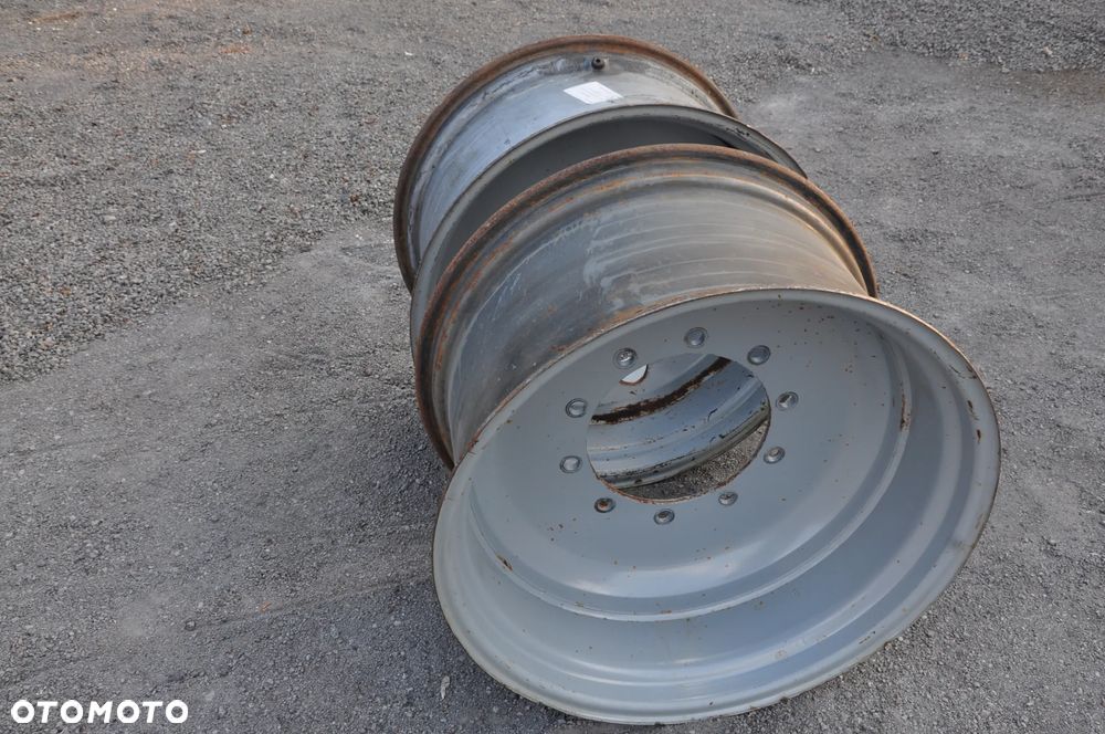 Felga przod 15x28 Massey Ferguson 7480 6480 6486 6490 - 4