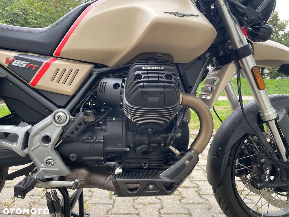 Moto Guzzi V85 - 23