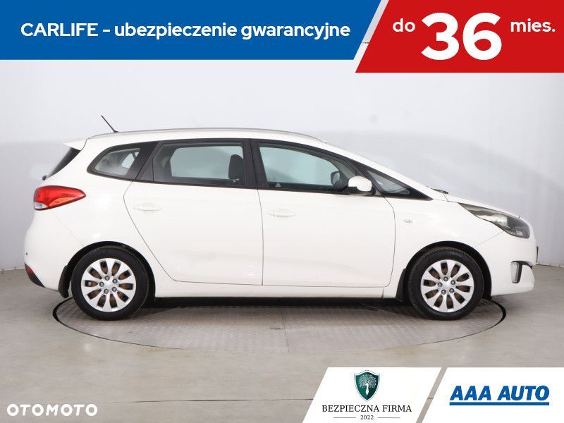 Kia Carens - 8