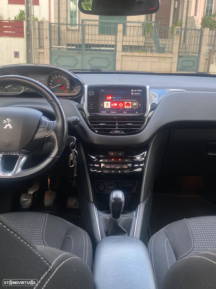 Peugeot 208 PureTech 82 Start & Stop Allure - 14