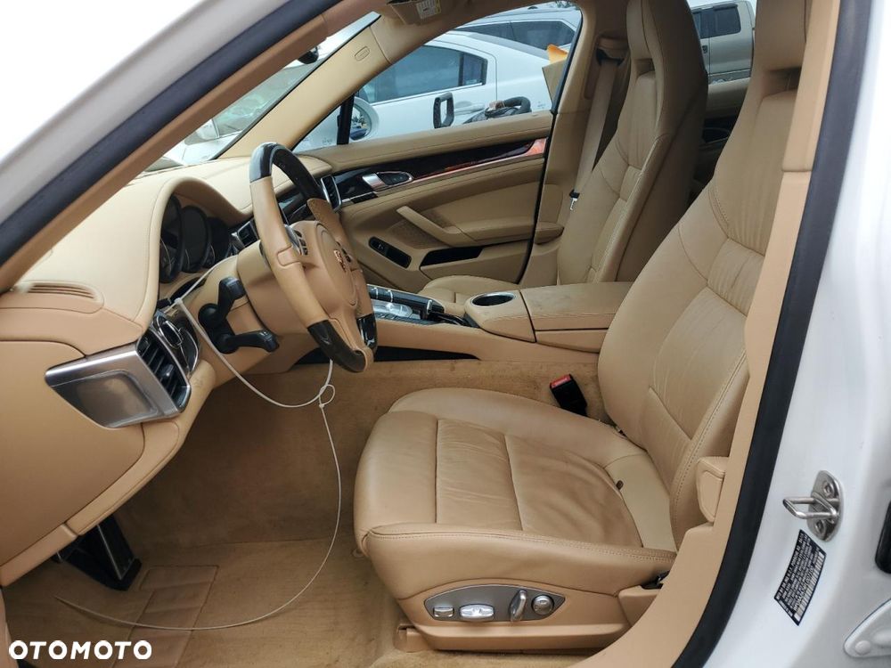 Porsche Panamera Standard - 9