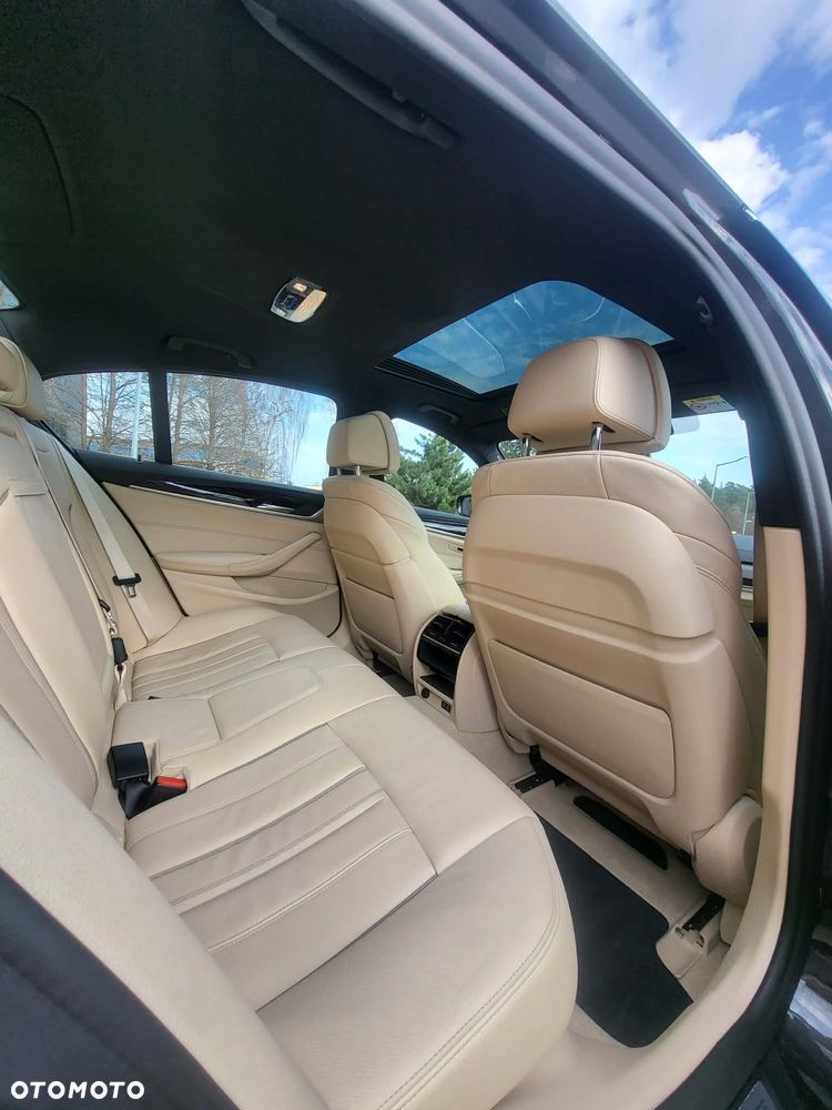 BMW Seria 5 530e iPerformance xDrive - 28