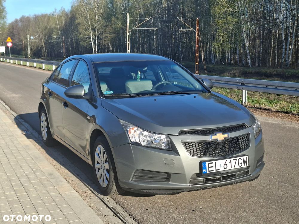Chevrolet Cruze 1.6 Base - 1
