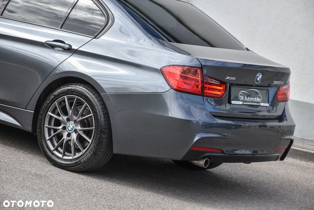 BMW Seria 3 320d DPF Edition Sport - 11