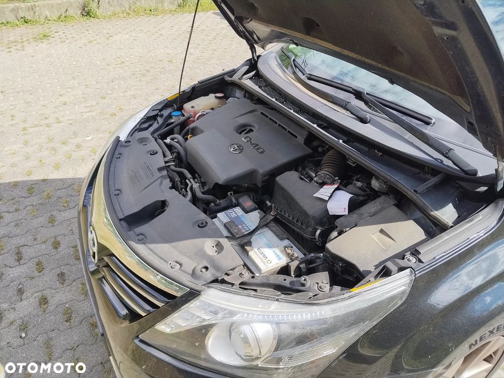 Toyota Avensis 2.0 D-4D Premium - 14