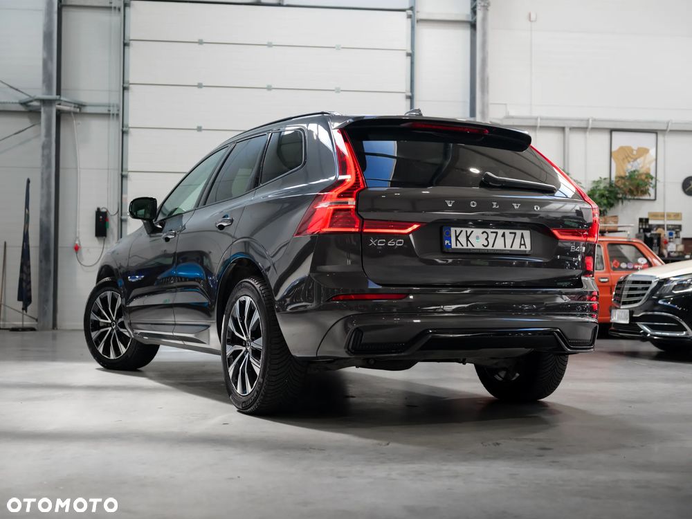 Volvo XC 60 B4 D AWD Plus Dark - 7