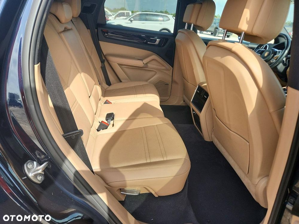 Porsche Cayenne Standard - 10