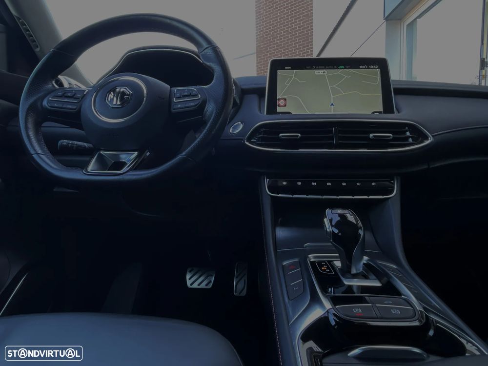 MG EHS Luxury - 15