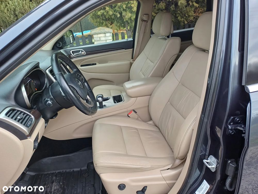 Jeep Grand Cherokee - 14