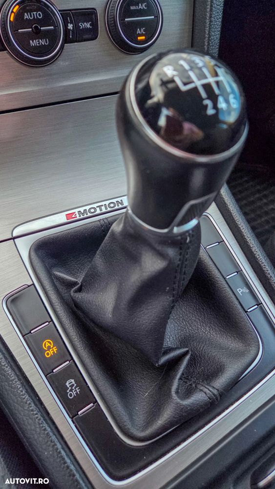 Volkswagen Golf 1.6 TDI 4Motion BlueMotion Technology Comfortline - 12