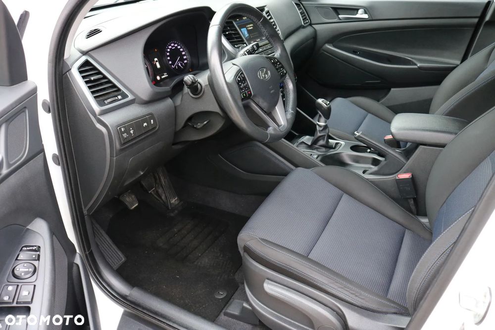 Hyundai Tucson 1.7 CRDI BlueDrive GO 2WD - 25