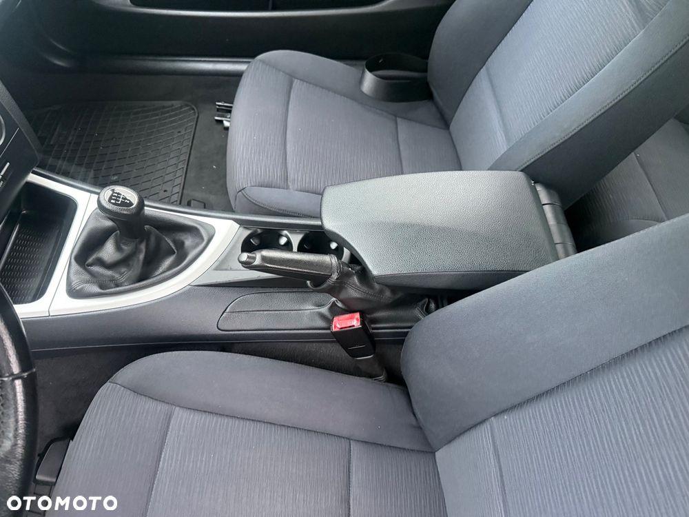 BMW Seria 1 118d - 12