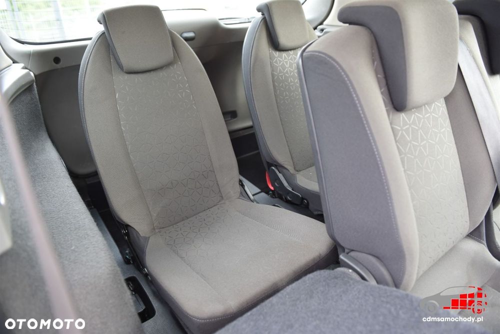 Renault Grand Scenic - 17