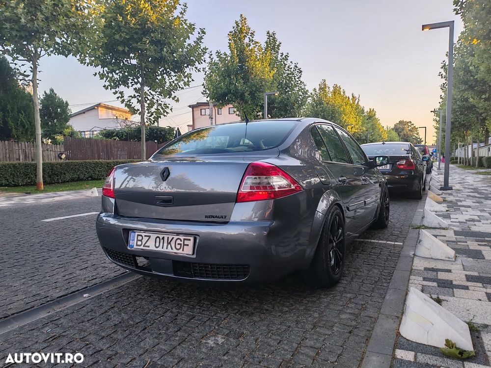 Renault Megane ver-1-6-confort-expression - 3